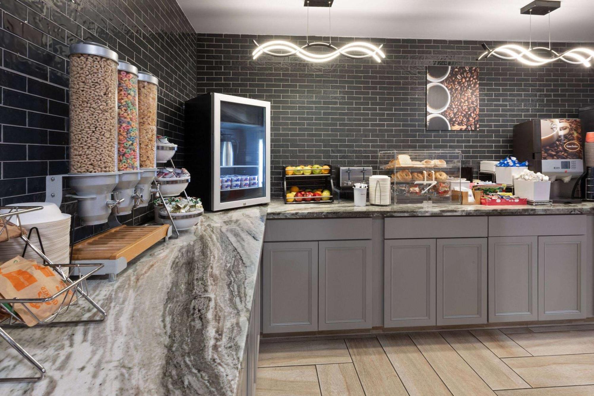 La Quinta Inn By Wyndham Sheboygan Luaran gambar